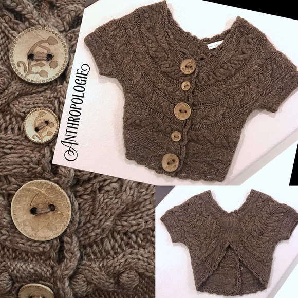 Anthropologie Sweaters - ANTHROPOLOGIE adorable chunky cable knit shrug